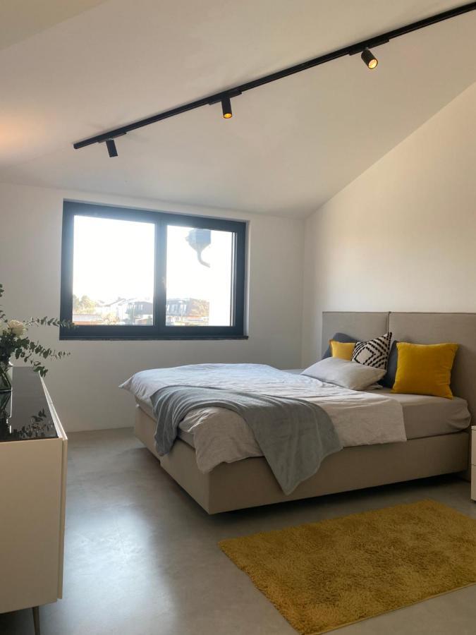 Moderne Ferienwohnung Stephanskirchen Buitenkant foto